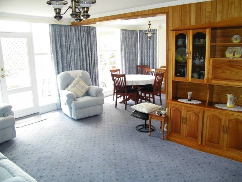 2 Chatsworth Street, Rose Bay TAS 7015