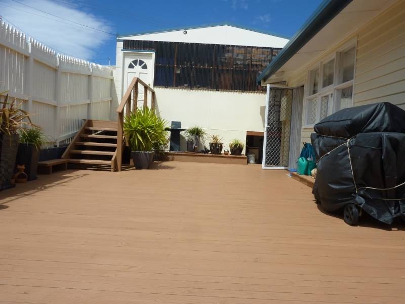 2 Chatsworth Street, Rose Bay TAS 7015