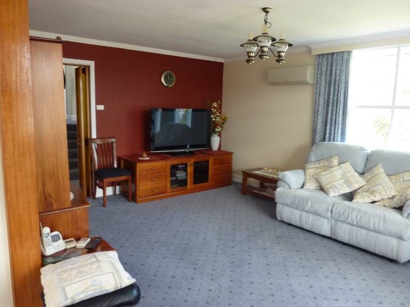 2 Chatsworth Street, Rose Bay TAS 7015