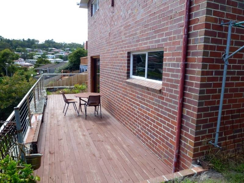 8 Manly Avenue, Lindisfarne TAS 7015