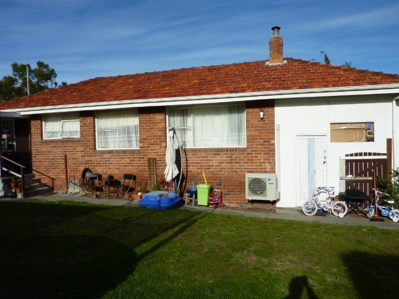40 Henley Street, Lindisfarne TAS 7015