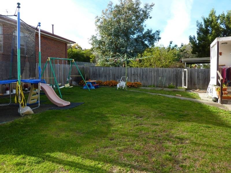 40 Henley Street, Lindisfarne TAS 7015