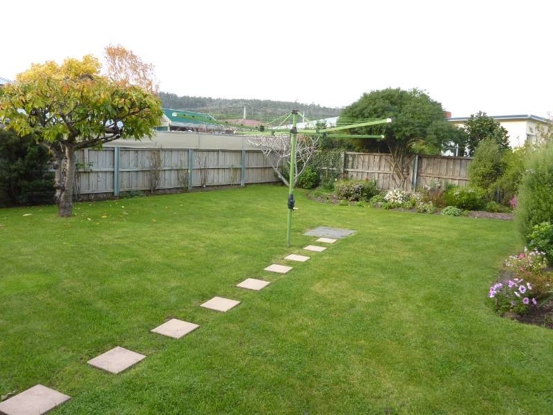 9 Pinaroo Court, Howrah TAS 7018