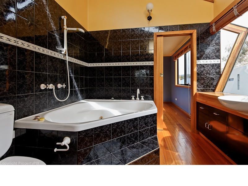 26 Leyden Avenue, Seven Mile Beach TAS 7170