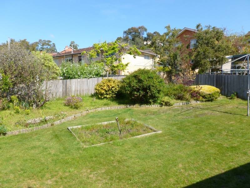 11 Coolangatta Street, Lindisfarne TAS 7015