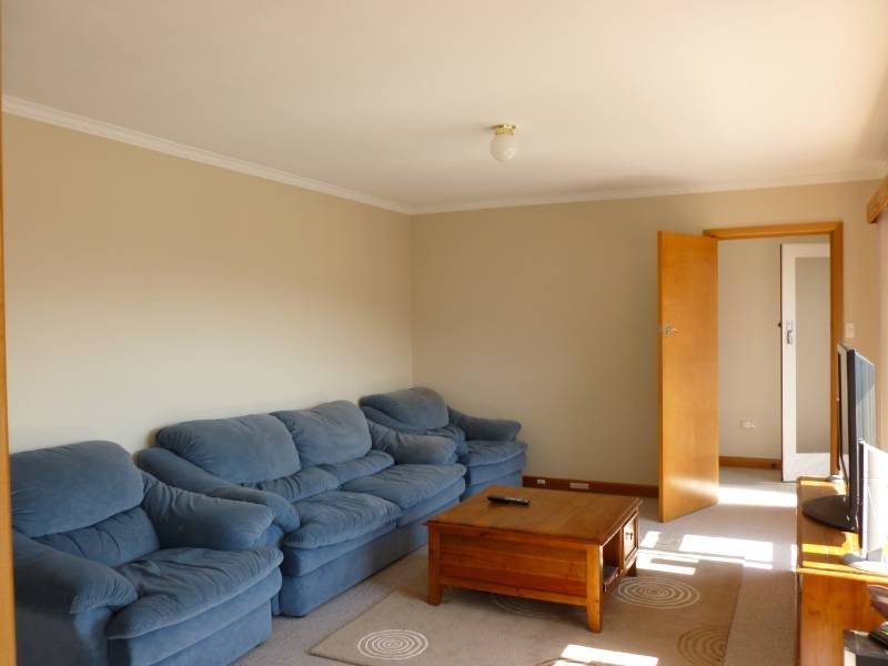 11 Coolangatta Street, Lindisfarne TAS 7015