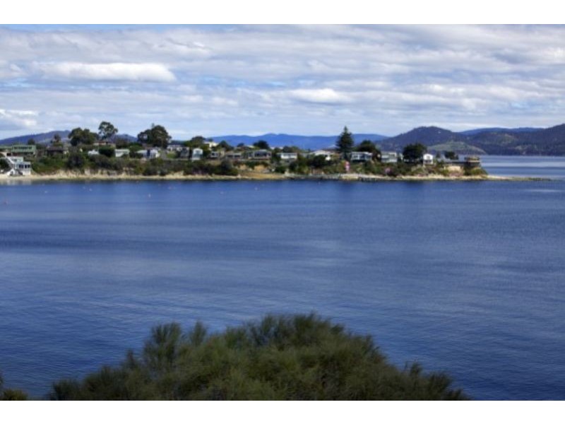 98 Spitfarm Road, Opossum Bay TAS 7023