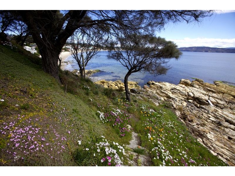 98 Spitfarm Road, Opossum Bay TAS 7023