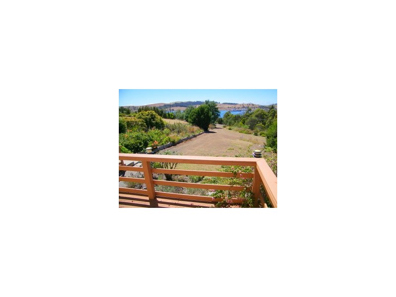 92 Barton Avenue, Triabunna TAS 7190