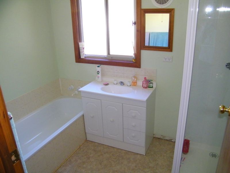 92 Barton Avenue, Triabunna TAS 7190