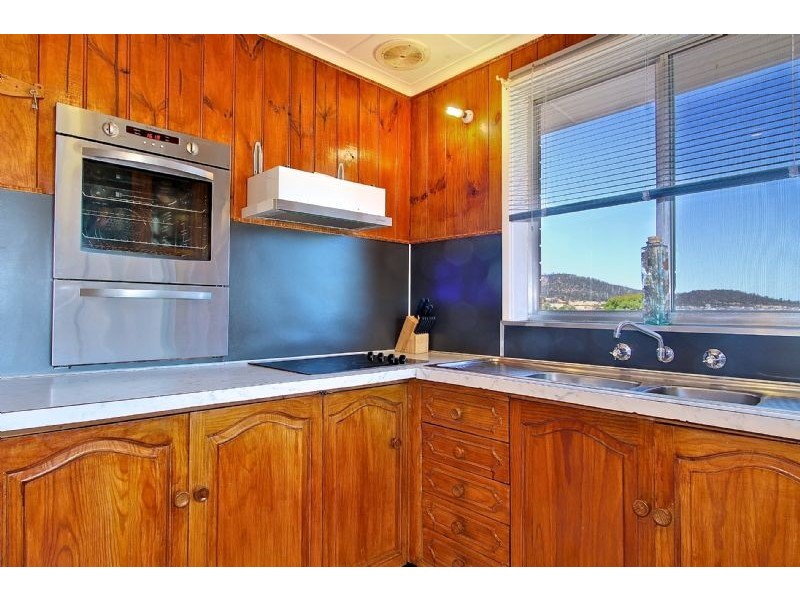 35 Checquers Street, Rokeby TAS 7019