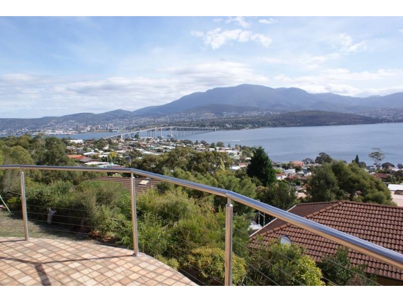 8 Ryeland Court, Rose Bay TAS 7015