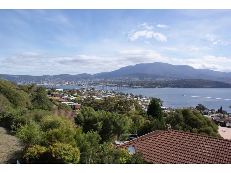 8 Ryeland Court, Rose Bay TAS 7015