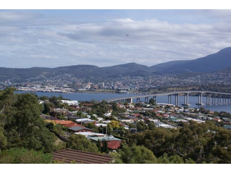 8 Ryeland Court, Rose Bay TAS 7015