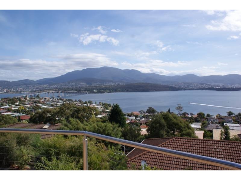 8 Ryeland Court, Rose Bay TAS 7015