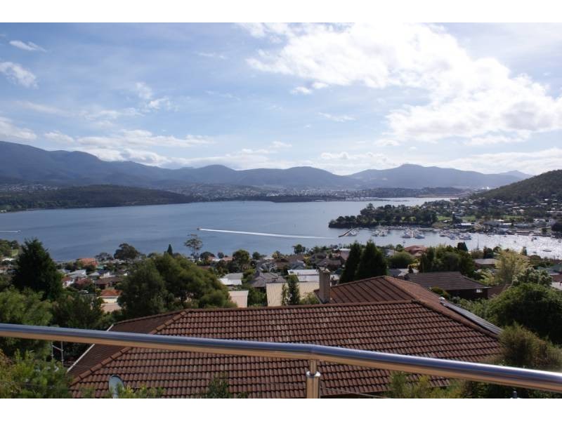 8 Ryeland Court, Rose Bay TAS 7015