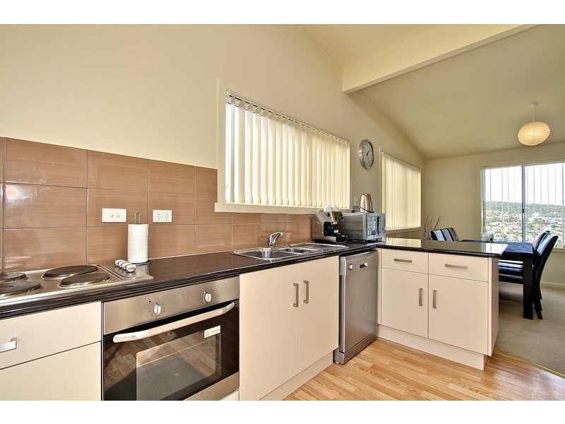 81 Gordons Hill Road, Lindisfarne TAS 7015