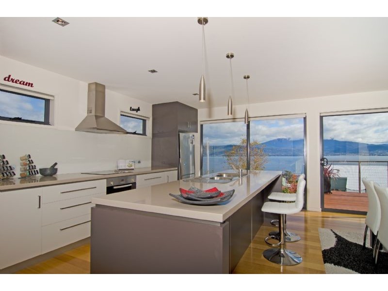 Unit 1 / 698 Oceana Drive, Tranmere TAS 7018