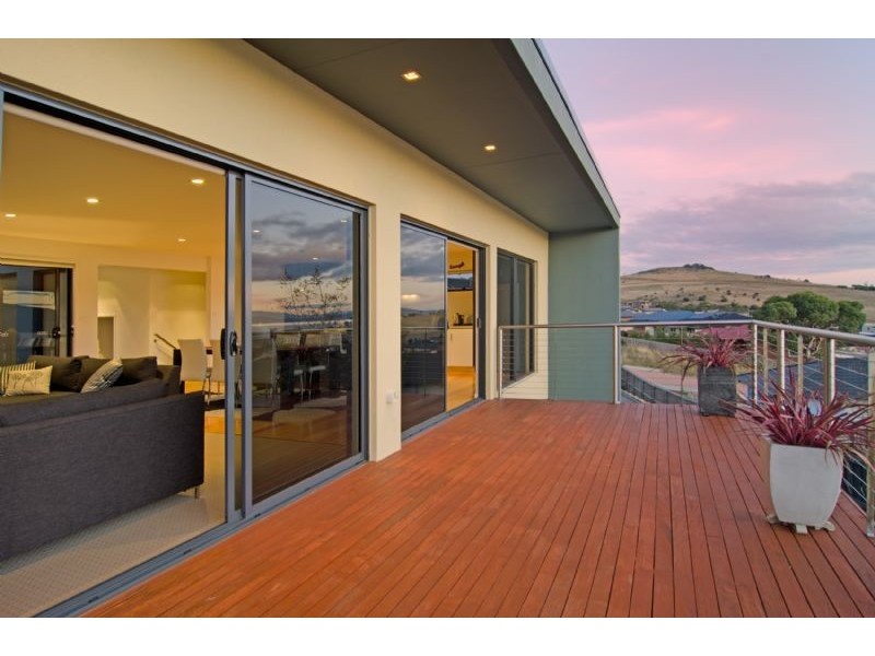 Unit 1 / 698 Oceana Drive, Tranmere TAS 7018