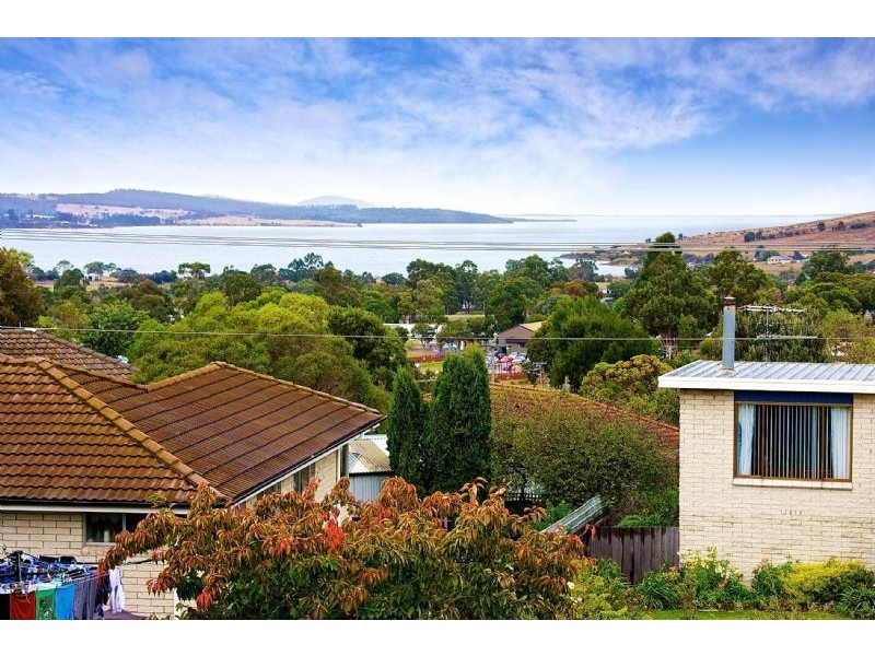 42 Tollard Drive, Rokeby TAS 7019