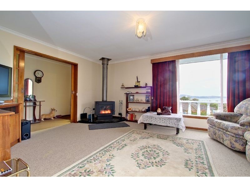 42 Tollard Drive, Rokeby TAS 7019