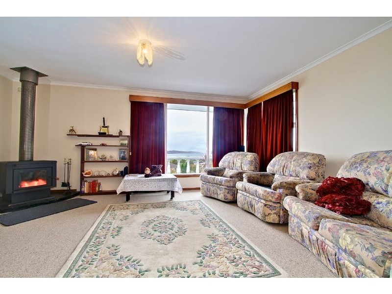 42 Tollard Drive, Rokeby TAS 7019