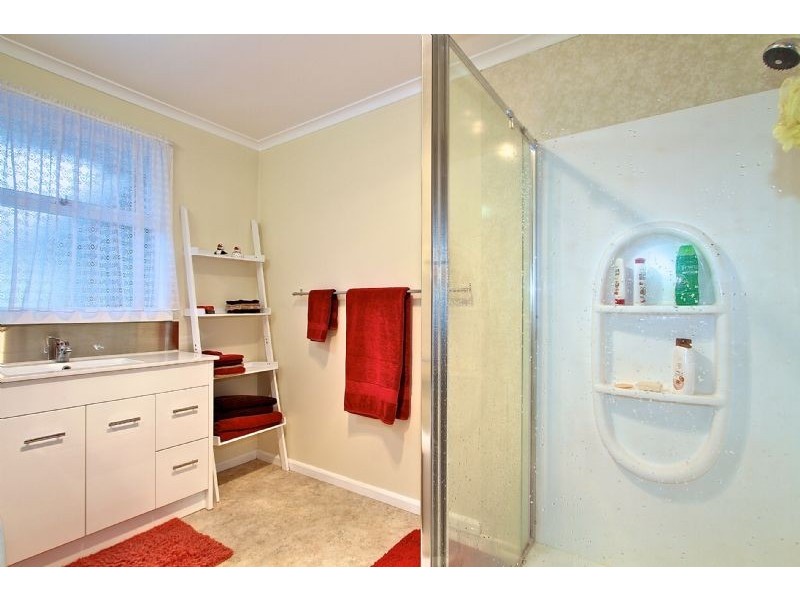 42 Tollard Drive, Rokeby TAS 7019