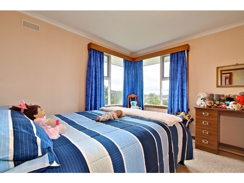 42 Tollard Drive, Rokeby TAS 7019