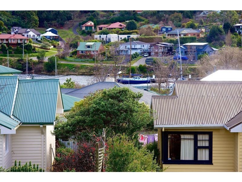 1/3 Sunhaven Avenue, Geilston Bay TAS 7015