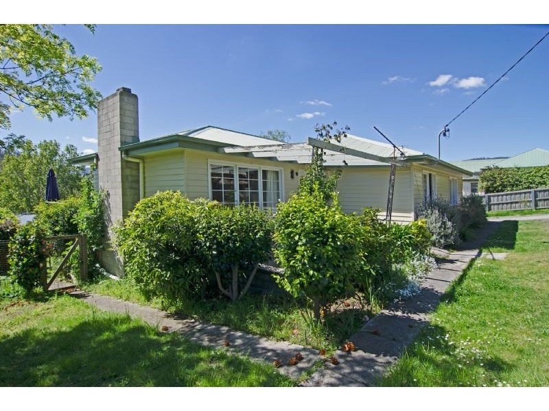37 Derwent Avenue, Geilston Bay TAS 7015
