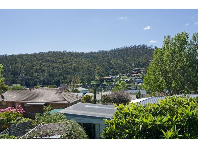37 Derwent Avenue, Geilston Bay TAS 7015