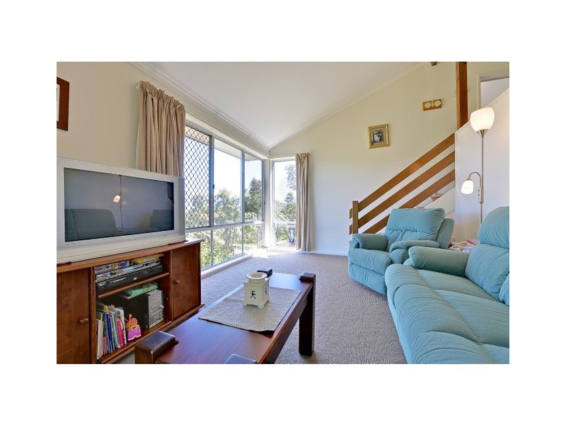 15 Karoola Crescent, Lindisfarne TAS 7015