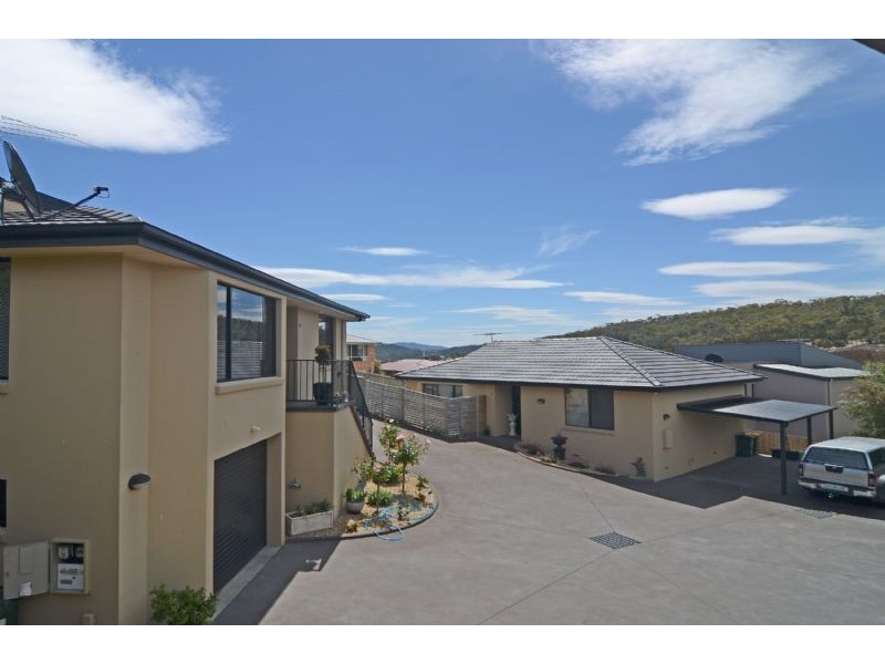 3/2 Sandringham Drive, Howrah TAS 7018