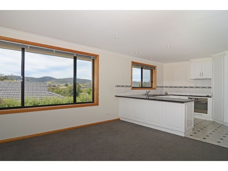 3/2 Sandringham Drive, Howrah TAS 7018