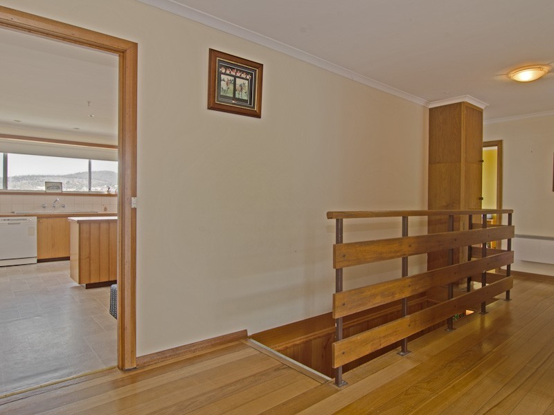 35 Stratton Avenue, Lenah Valley TAS 7008