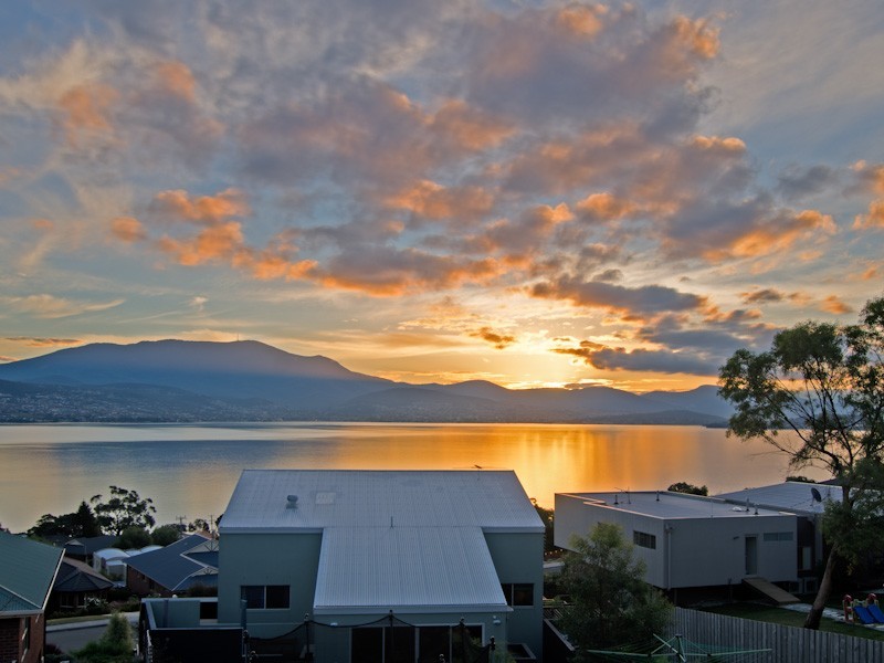 1/698 Oceana Drive, Tranmere TAS 7018