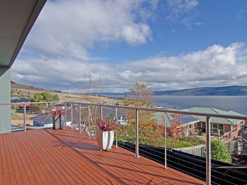 1/698 Oceana Drive, Tranmere TAS 7018