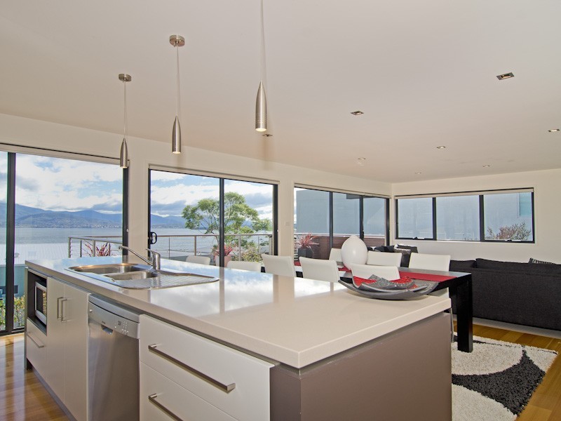 1/698 Oceana Drive, Tranmere TAS 7018