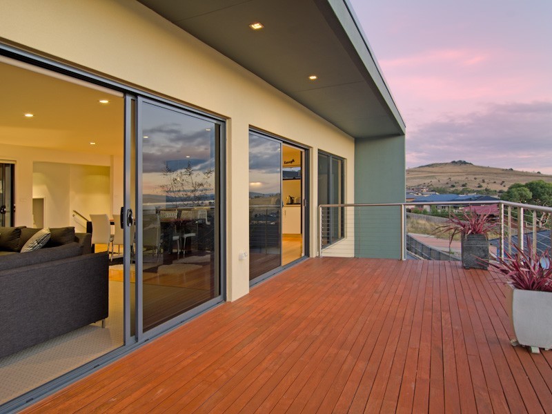 1/698 Oceana Drive, Tranmere TAS 7018