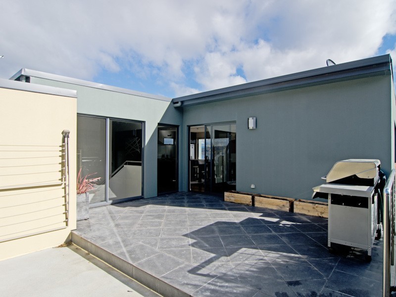 1/698 Oceana Drive, Tranmere TAS 7018
