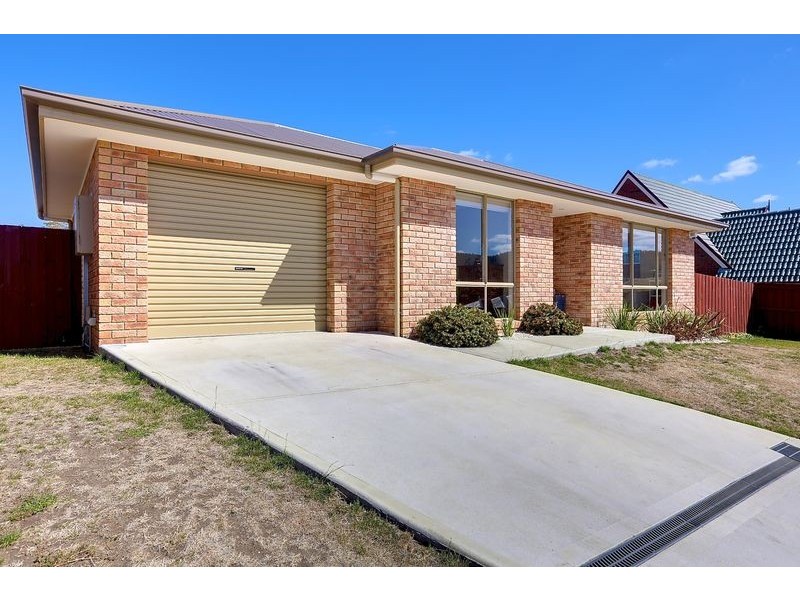 14 Hance Road, Howrah TAS 7018