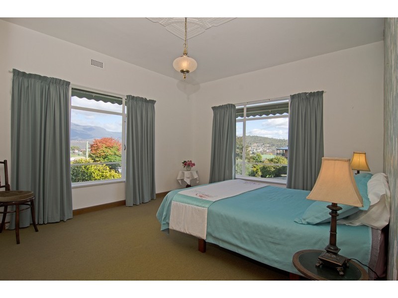 1 / 1 Loatta Road, Lindisfarne TAS 7015