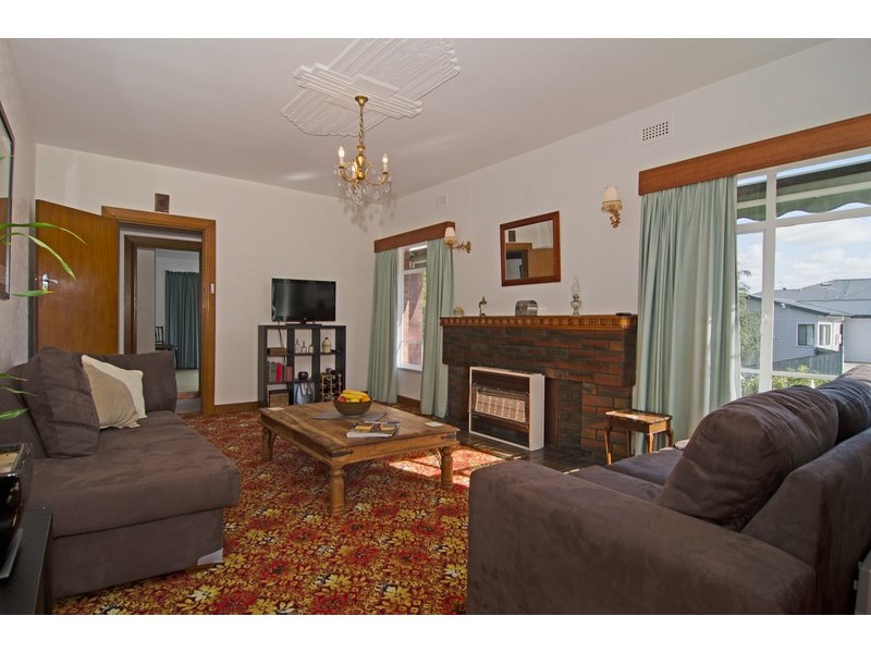 1 / 1 Loatta Road, Lindisfarne TAS 7015