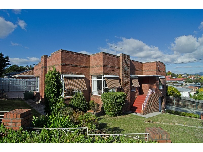 1 / 1 Loatta Road, Lindisfarne TAS 7015
