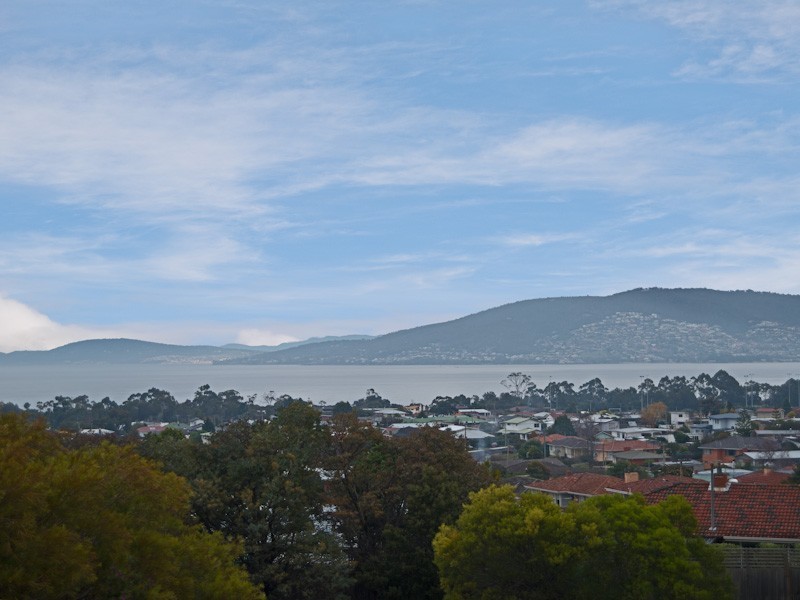 42 Sirius Street, Howrah TAS 7018