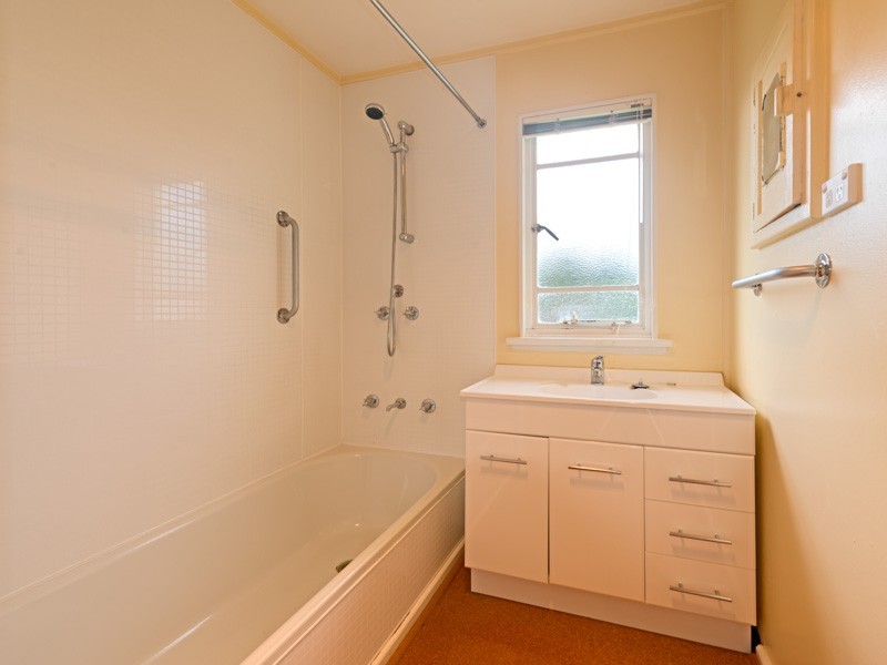 32 Erebus Street, Warrane TAS 7018