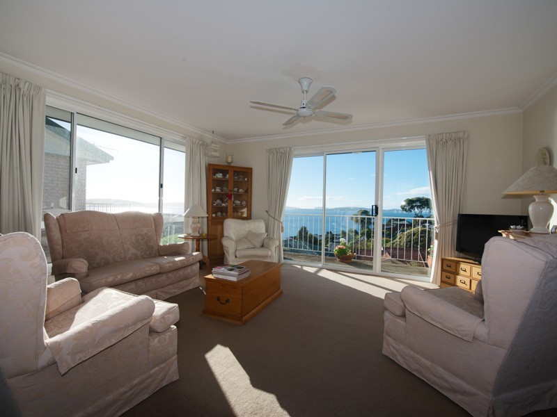 2/1-5 Pauldon Drive, Sandy Bay TAS 7005