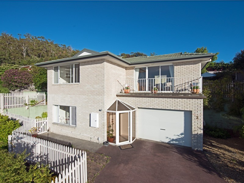 2/1-5 Pauldon Drive, Sandy Bay TAS 7005