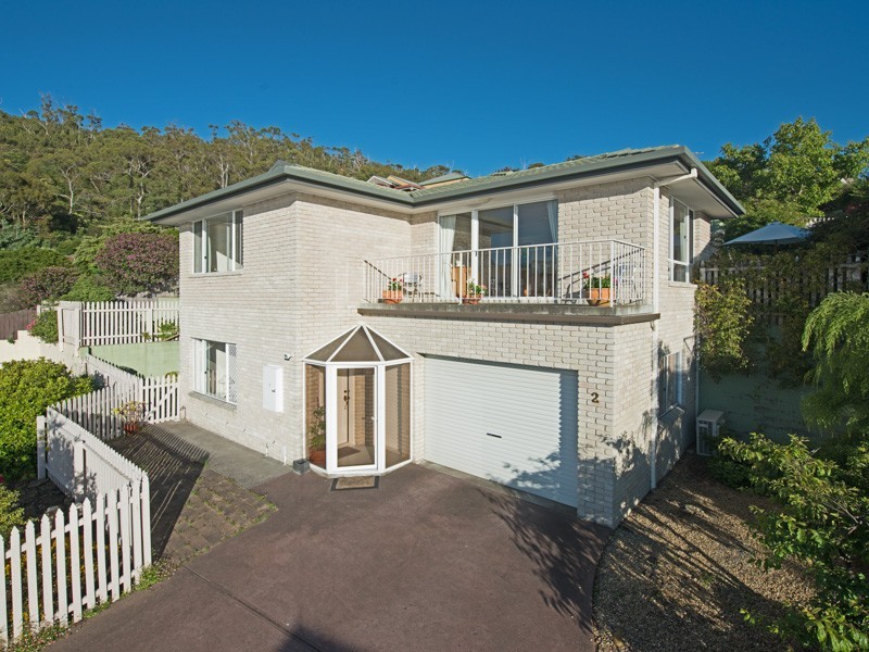 2/1-5 Pauldon Drive, Sandy Bay TAS 7005