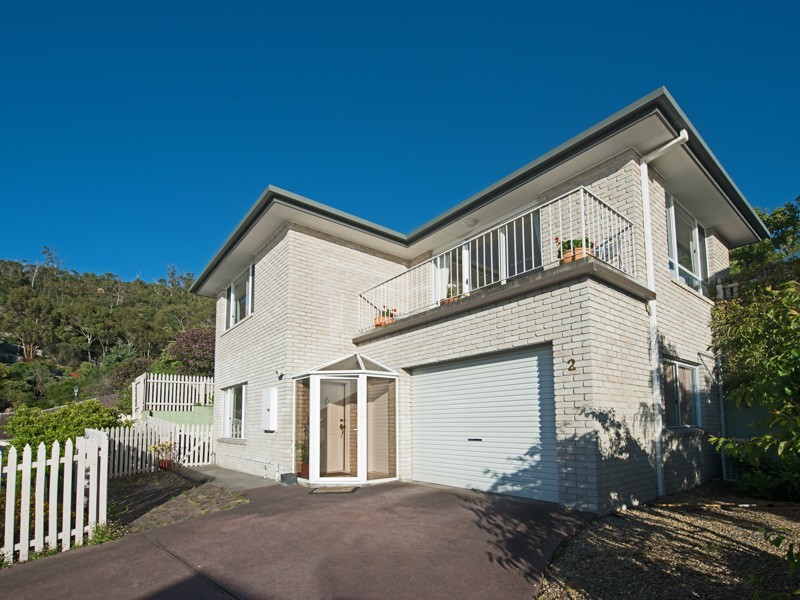 2/1-5 Pauldon Drive, Sandy Bay TAS 7005